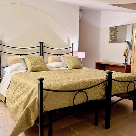 Sui Passi Di Francesco Hotel Valfabbrica ภายนอก รูปภาพ