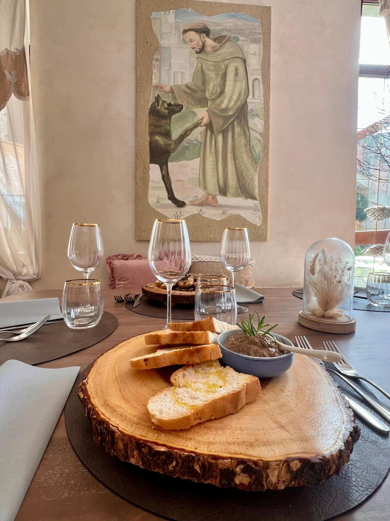 Sui Passi Di Francesco Hotel Valfabbrica ภายนอก รูปภาพ